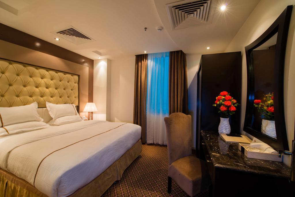 Al Yamama Palace Hotel Suites Riyadh Room photo