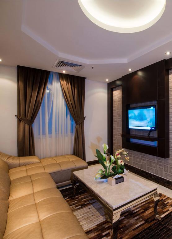 Al Yamama Palace Hotel Suites Riyadh Room photo