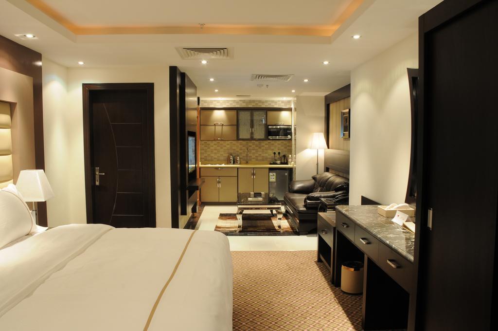 Al Yamama Palace Hotel Suites Riyadh Room photo