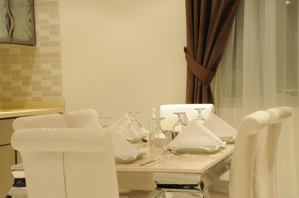 Al Yamama Palace Hotel Suites Riyadh Room photo