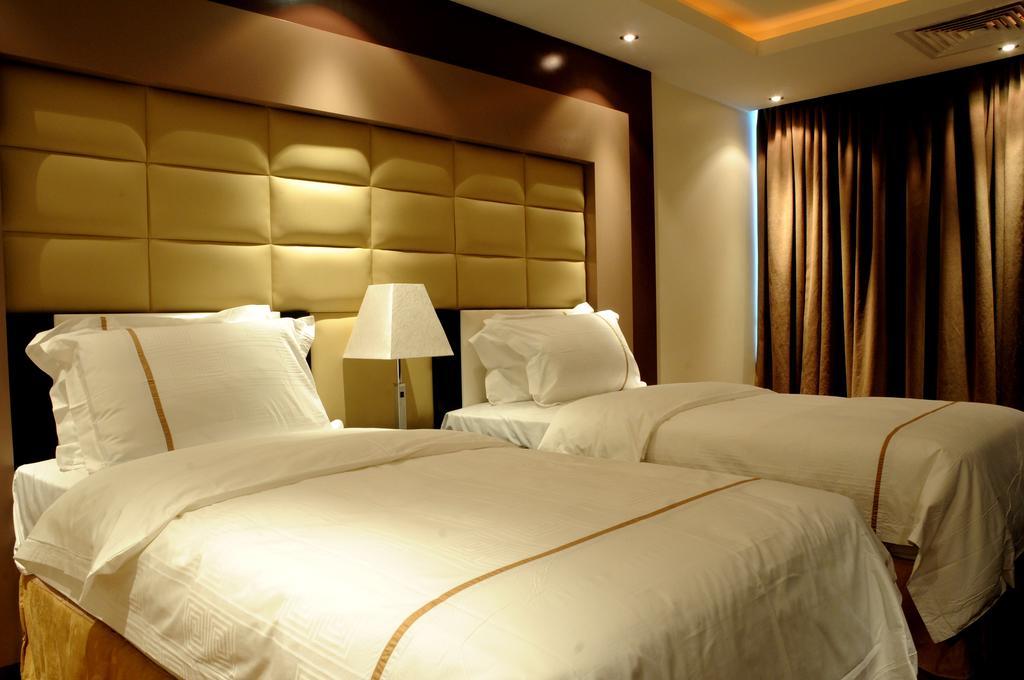 Al Yamama Palace Hotel Suites Riyadh Room photo
