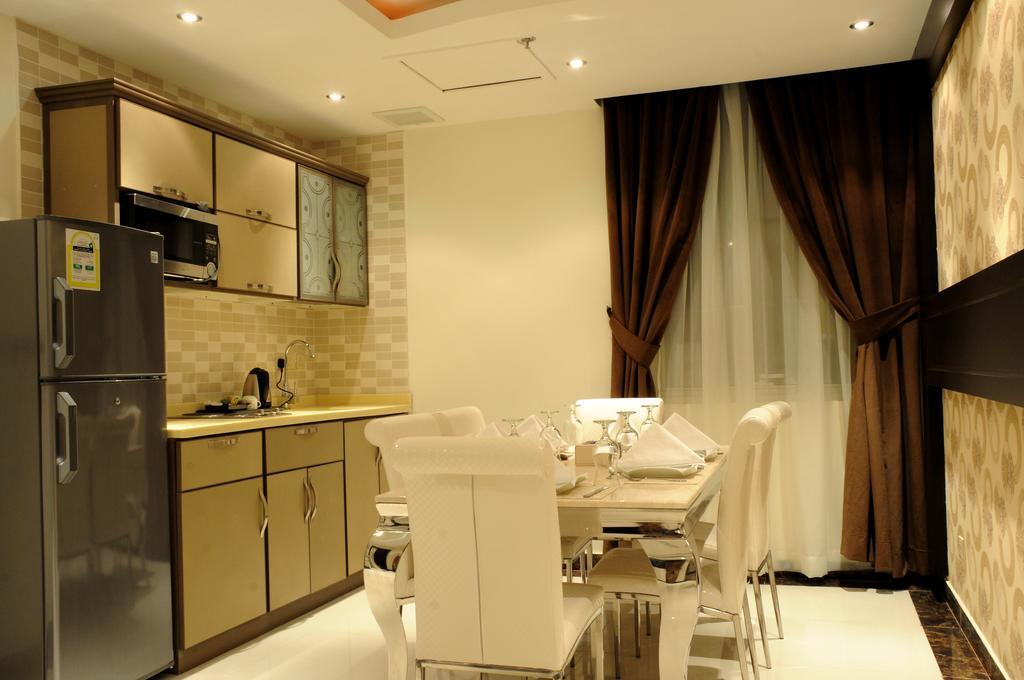 Al Yamama Palace Hotel Suites Riyadh Room photo